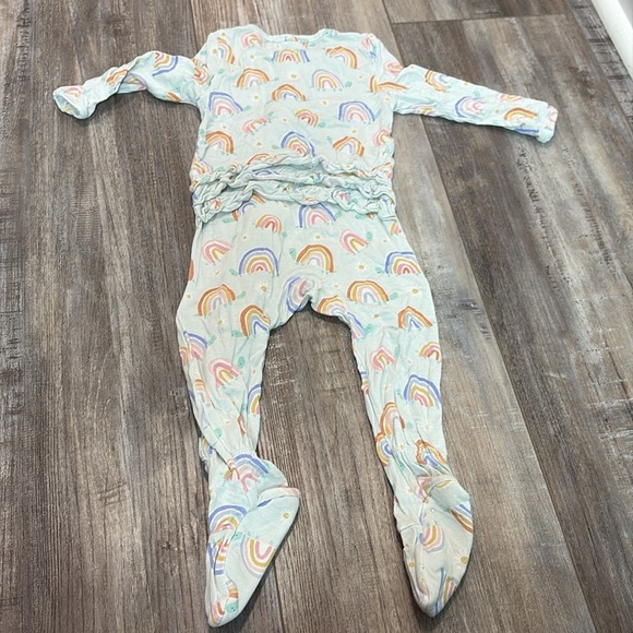 Angel Dear x Spearmint Love 6-12 month zippered tie dye romper & rainbow pajama - Picture 10 of 12